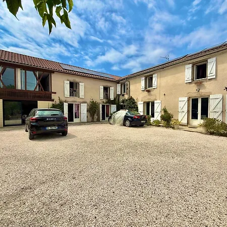 Amarilla - Parking & Petit-dejeuner